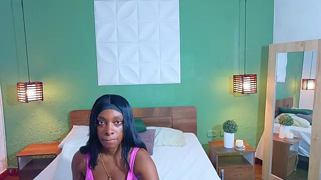 Shamiraa moore online show from November 27, 2025, 8:09 pm