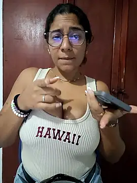 Snapshot of Sofythom1 chatting on January 17, 2026, 3:10 am Sofythom1 online show from January 17, 2026, 3:10 am