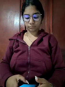 Snapshot of Sofythom1 chatting on February 4, 2026, 2:50 am Sofythom1 online show from February 4, 2026, 2:50 am