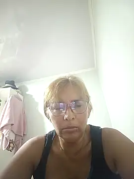 Snapshot of leona- chatting on March 24, 2026, 4:29 pm leona- online show from March 24, 2026, 4:29 pm