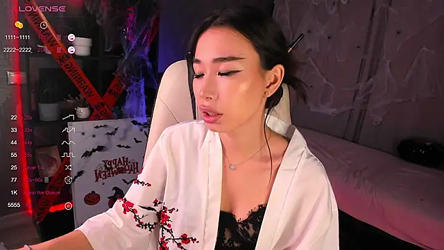 sensualily online show from October 29, 2025, 2:05 pm