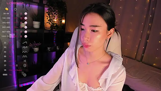 Snapshot of sensualily chatting on October 4, 2025, 3:35 pm sensualily online show from October 4, 2025, 3:35 pm