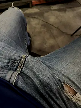 Snapshot of elber-gdo chatting on December 17, 2025, 7:52 pm elber-gdo online show from December 17, 2025, 7:52 pm