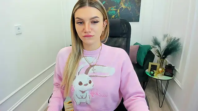 SelenaeMoore online show from February 6, 2026, 3:24 am