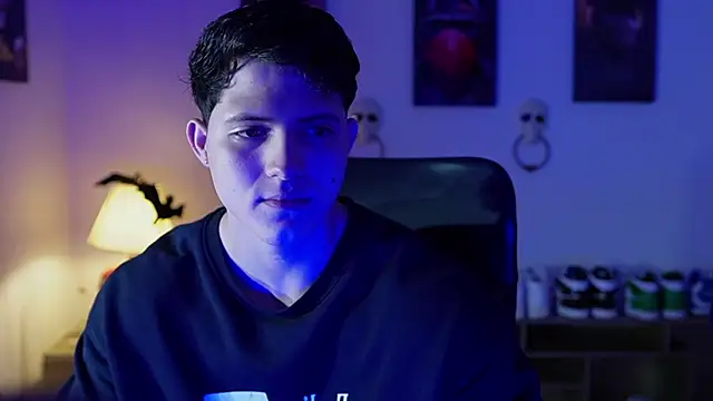 Hazzan Velez online show from November 4, 2025, 12:36 am