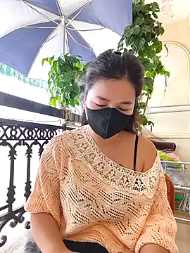 lyna bl online show from October 17, 2025, 2:04 am