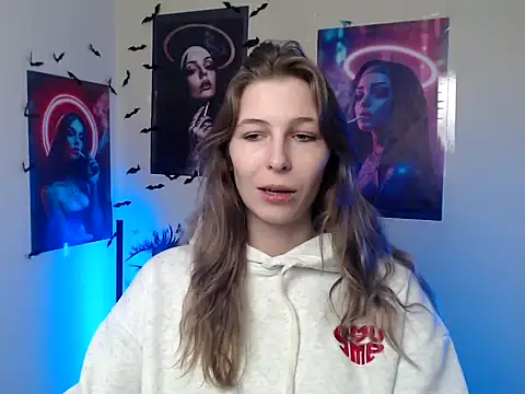 StrangerGi online show from November 12, 2025, 1:15 pm