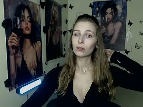 StrangerGi online show from November 13, 2025, 12:42 pm