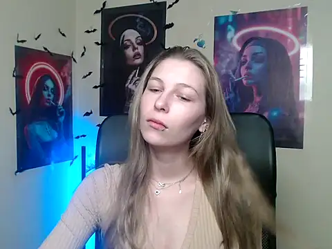 Snapshot of StrangerGi chatting on May 17, 2026, 6:13 am StrangerGi online show from May 17, 2026, 6:13 am
