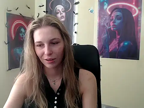 Snapshot of StrangerGi chatting on May 7, 2026, 6:06 am StrangerGi online show from May 7, 2026, 6:06 am