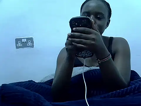 Snapshot of dirtyshowgirl chatting on April 29, 2026, 8:15 pm dirtyshowgirl online show from April 29, 2026, 8:15 pm