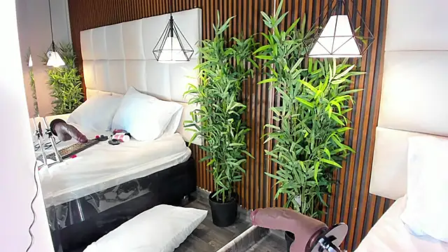 CailynBrowm online show from October 9, 2025, 4:35 am