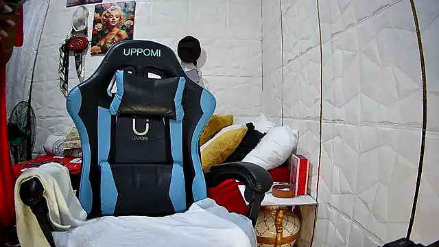 Snapshot of Mendoza_Amaranata chatting on October 26, 2025, 3:34 pm Mendoza Amaranata online show from October 26, 2025, 3:34 pm