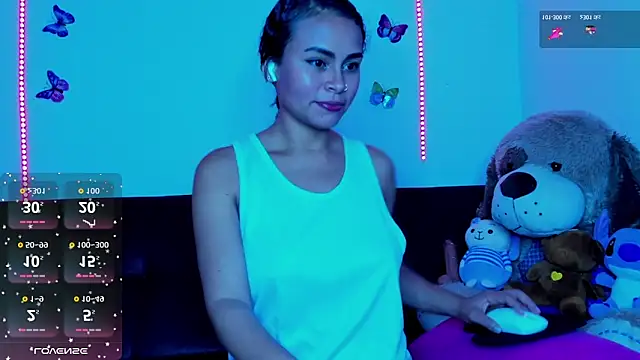 mia phalmer online show from October 18, 2025, 5:09 am