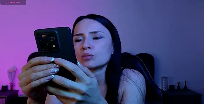 Snapshot of cristal_hilton_10 chatting on February 7, 2026, 12:18 am cristal hilton 10 online show from February 7, 2026, 12:18 am