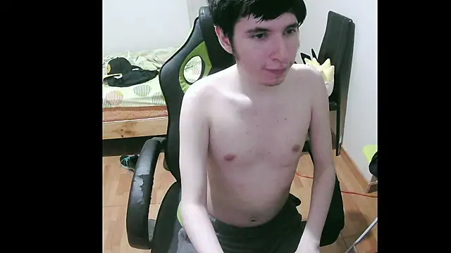 Snapshot of Twink_martinboy chatting on February 3, 2025, 6:24 am Twink martinboy online show from February 3, 2025, 6:24 am