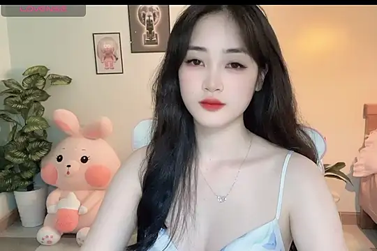 Snapshot of _Aimy_ chatting on October 14, 2025, 4:35 am Aimy online show from October 14, 2025, 4:35 am