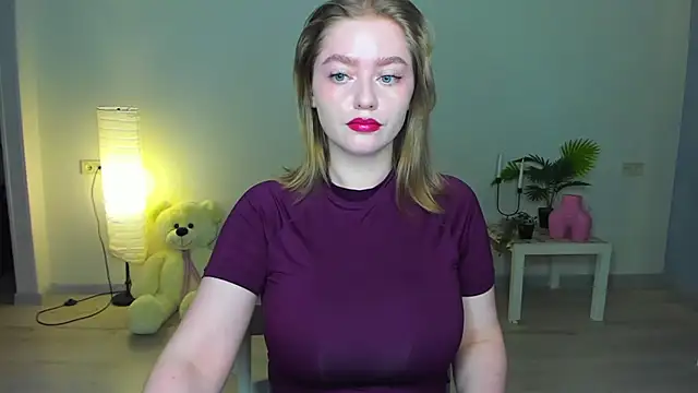 Snapshot of AidaPerry chatting on September 24, 2025, 6:36 pm AidaPerry online show from September 24, 2025, 6:36 pm