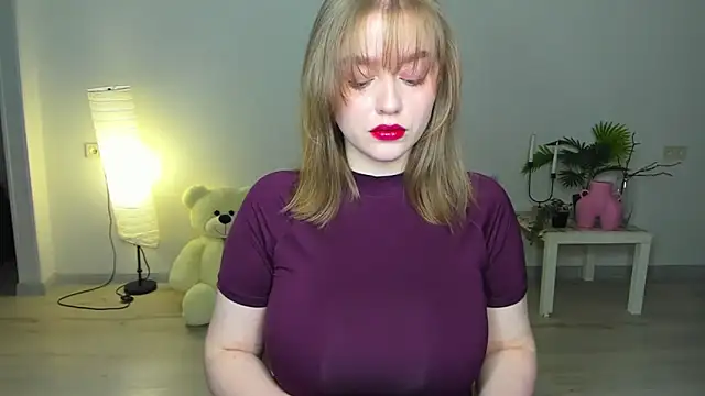 Snapshot of AidaPerry chatting on October 17, 2025, 3:47 pm AidaPerry online show from October 17, 2025, 3:47 pm