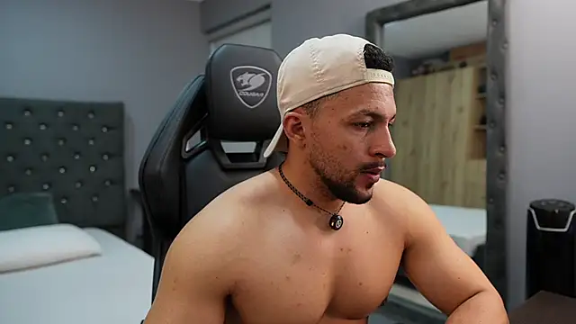 Martin Logan online show from April 4, 2026, 11:33 pm