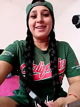 Snapshot of Juanamd1 chatting on September 22, 2025, 12:11 pm Juanamd1 online show from September 22, 2025, 12:11 pm