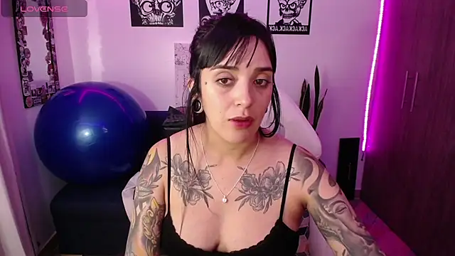 hibridaaa20 online show from April 13, 2026, 11:09 pm