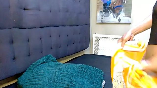 SpicyQueenxxxx online show from December 5, 2025, 5:00 pm