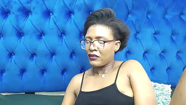 SpicyQueenxxxx online show from May 17, 2026, 11:43 am