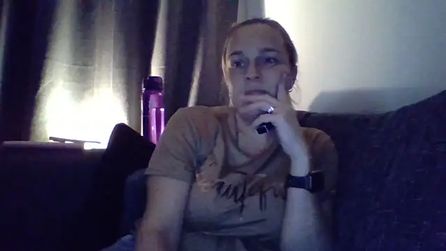 Snapshot of scrummymummy2 chatting on May 13, 2026, 8:38 pm scrummymummy2 online show from May 13, 2026, 8:38 pm