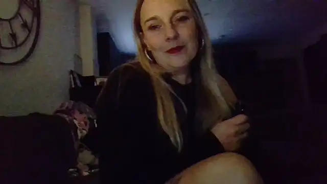 scrummymummy2 online show from January 17, 2026, 12:48 am