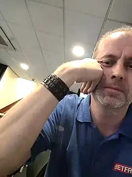 Snapshot of JulianJ50 chatting on March 31, 2026, 8:55 pm JulianJ50 online show from March 31, 2026, 8:55 pm