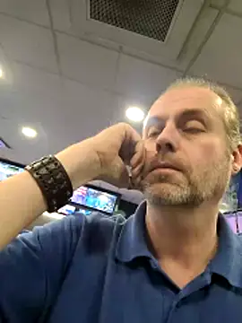 Snapshot of JulianJ50 chatting on March 26, 2026, 9:24 pm JulianJ50 online show from March 26, 2026, 9:24 pm