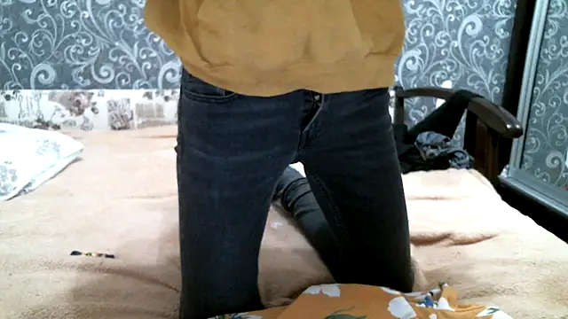 Snapshot of DennisXCaroll chatting on February 18, 2025, 5:31 pm DennisXCaroll online show from February 18, 2025, 5:31 pm
