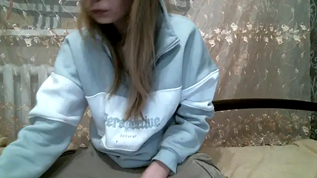 Snapshot of DennisXCaroll chatting on February 16, 2025, 6:32 pm DennisXCaroll online show from February 16, 2025, 6:32 pm