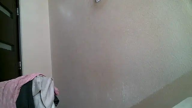 Snapshot of DennisXCaroll chatting on February 18, 2025, 9:21 am DennisXCaroll online show from February 18, 2025, 9:21 am
