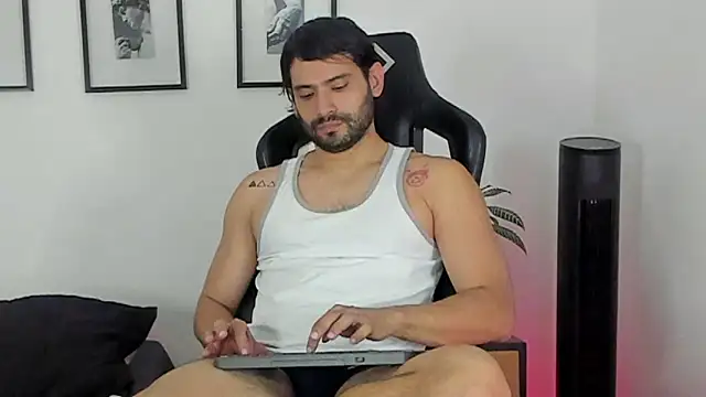 Snapshot of Dereck_vega chatting on July 28, 2026, 10:20 pm Dereck vega online show from July 28, 2026, 10:20 pm