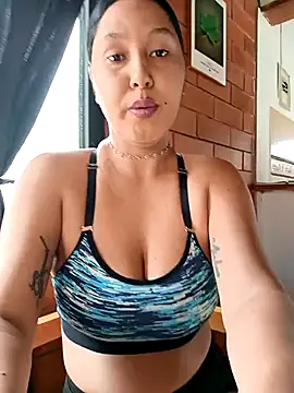 SamaraJay1 online show from December 3, 2025, 4:06 pm