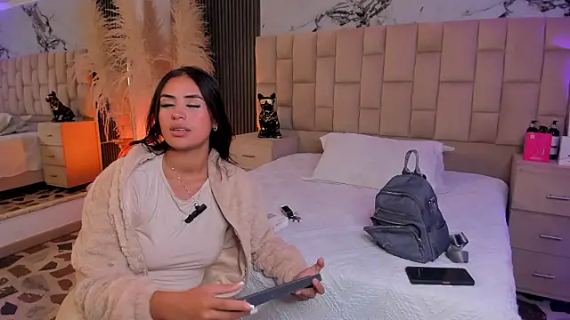 EmmaTorres  online show from February 1, 2026, 10:08 pm