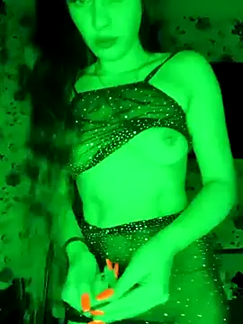 sweetbb15 online show from May 13, 2026, 10:39 pm