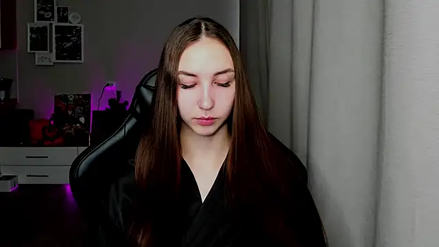 Sm0ly online show from April 1, 2026, 2:35 am