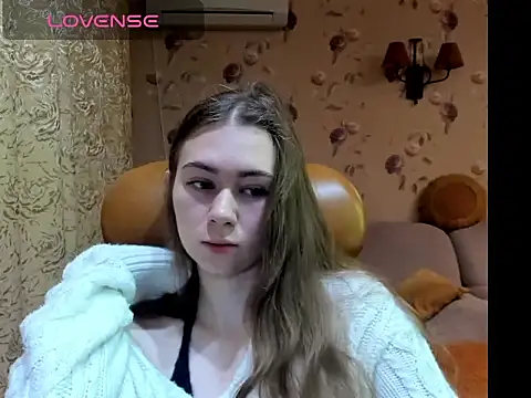 MadeleineWiliams online show from October 7, 2025, 7:26 pm