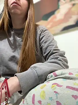 Cloew Marz online show from December 21, 2025, 3:47 pm