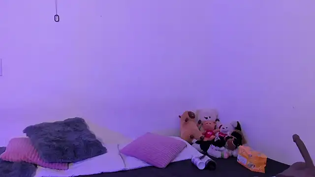 Snapshot of crystalvazquez chatting on October 30, 2025, 11:41 am crystalvazquez online show from October 30, 2025, 11:41 am