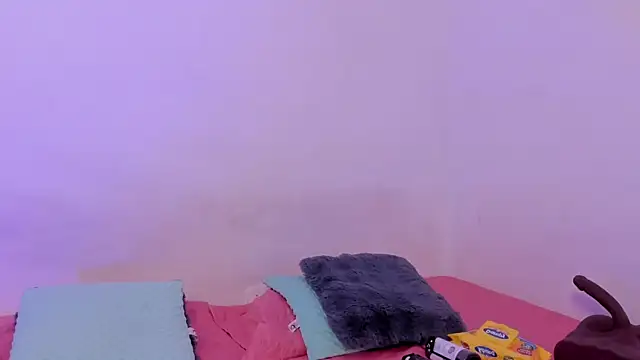 Snapshot of crystalvazquez chatting on November 14, 2025, 1:37 pm crystalvazquez online show from November 14, 2025, 1:37 pm