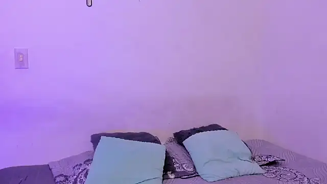 Snapshot of crystalvazquez chatting on January 10, 2026, 11:05 am crystalvazquez online show from January 10, 2026, 11:05 am