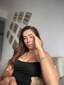 RaquelleDevon online show from October 14, 2025, 8:48 am