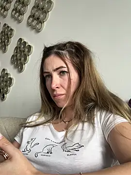 RaquelleDevon online show from March 15, 2025, 11:19 am