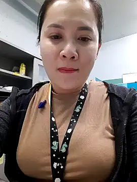 Benlla2802 online show from December 10, 2024, 3:22 pm