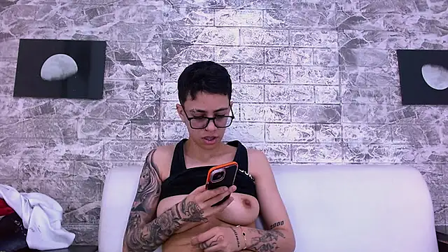 Cutie Shy  online show from December 4, 2025, 6:18 pm