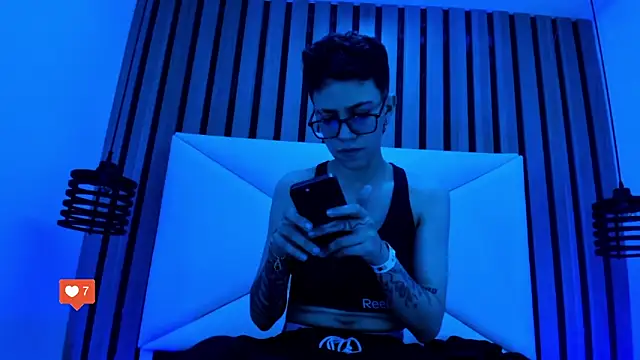 Cutie Shy  online show from November 9, 2025, 5:39 pm